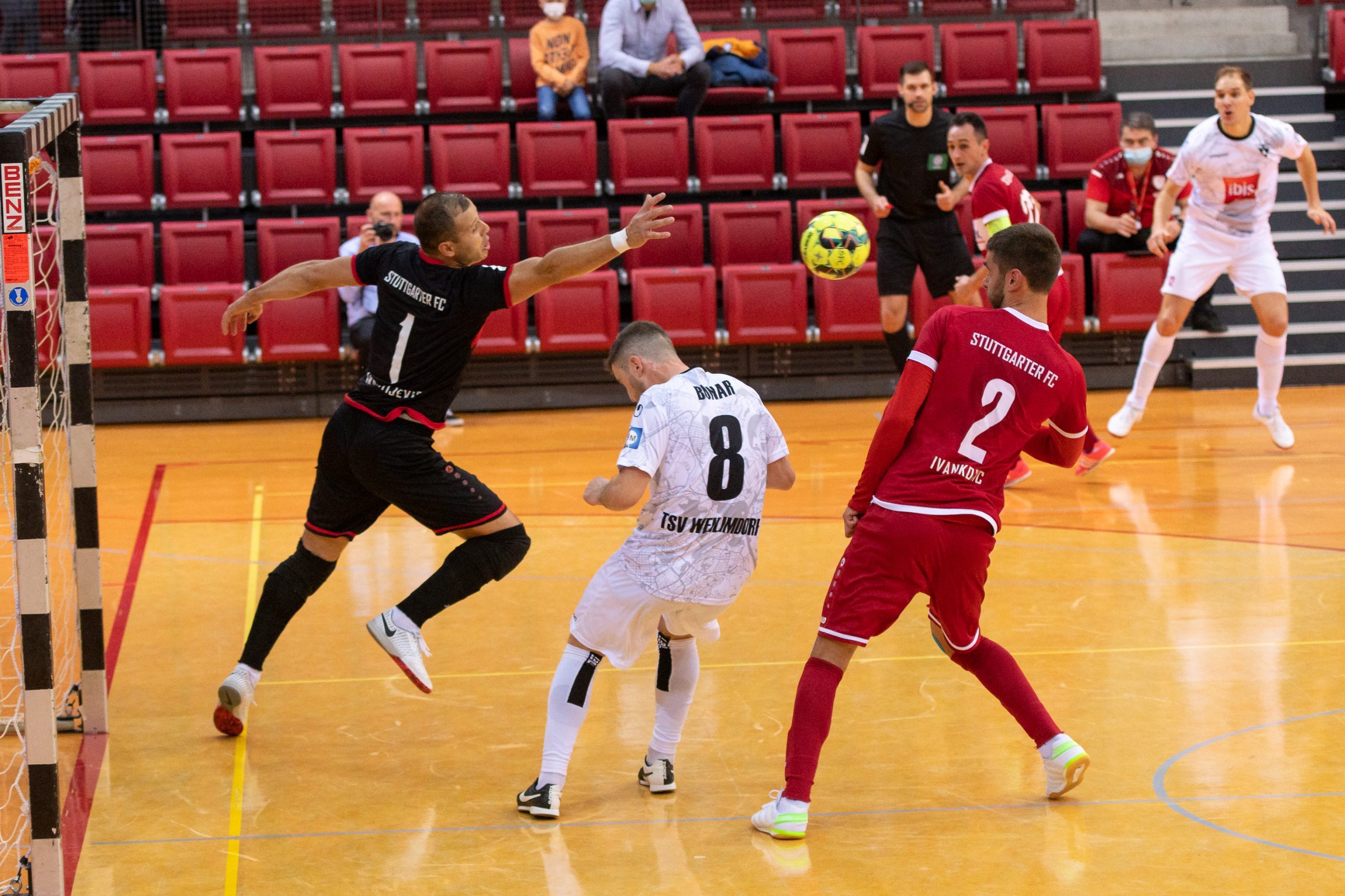 Futsal Stuttgart 021 0094Potthoff scaled - Die Futsal-Bundesliga geht in die Playoffs | Eine spannende Premierensaison im Überblick